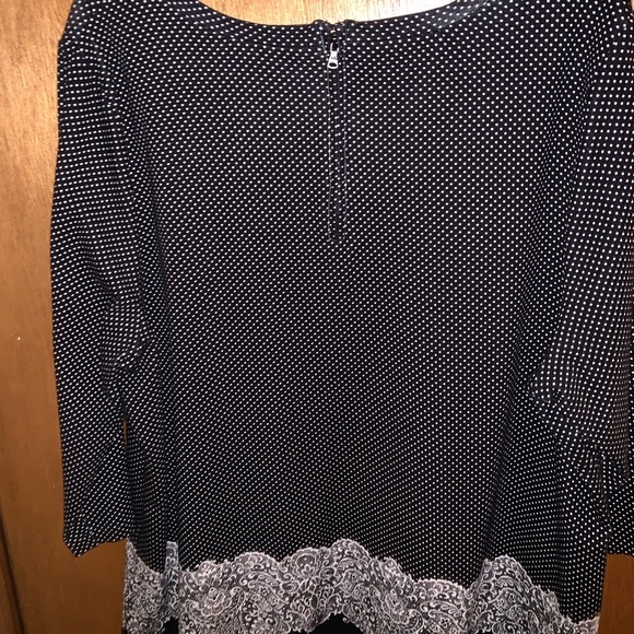 Polka-Dot and Lace Blouse - Picture 2 of 4